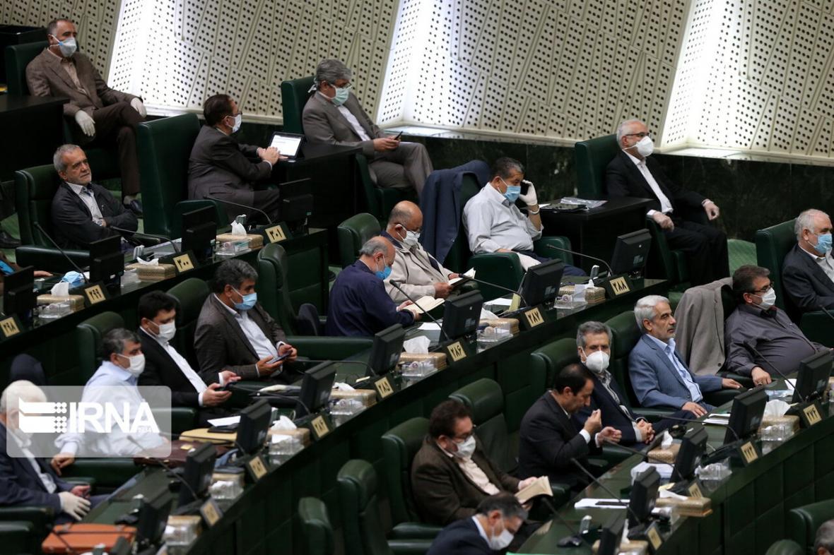 خبرنگاران وسایل نقلیه مرتکبان قاچاق به نفع دستگاه های کاشف خبرنگاران وسایل نقلیه مرتکبان قاچاق به نفع دستگاه های کاشف ضبط می شود