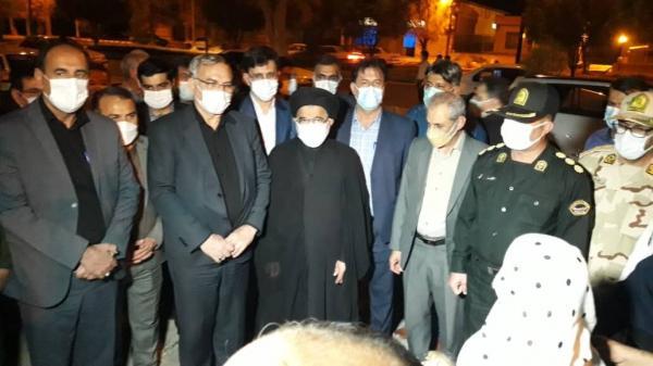 وزیر بهداشت به شهدای گمنام دهلران ادای احترام کرد وزیر بهداشت به شهدای گمنام دهلران ادای احترام کرد