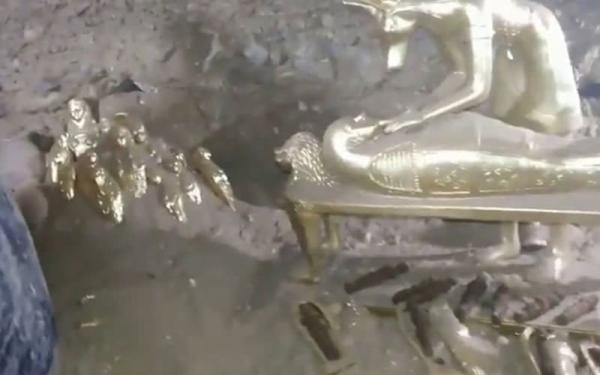 دستگیری مدعیان وجود گنج فاروق دستگیری مدعیان وجود گنج فاروق
