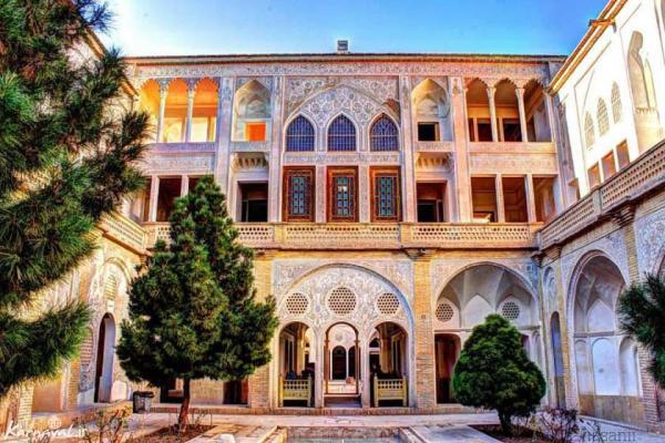 بازدید 6 هزار فرانسوی از کاشان بازدید 6 هزار فرانسوی از کاشان