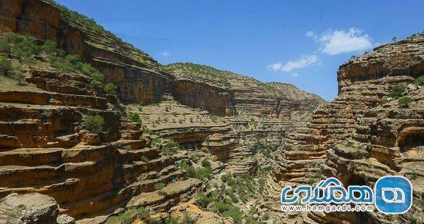 دره شیرز از جاهای دیدنی غرب ایران است دره شیرز از جاهای دیدنی غرب ایران است