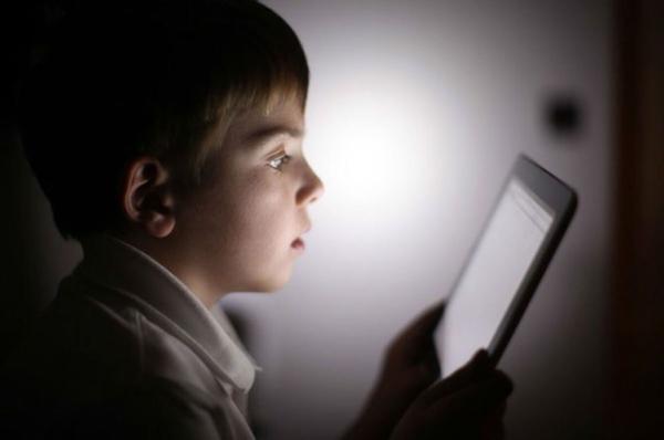 سندروم صفحات الکترونیک؛ تهدیدی برای بچه ها