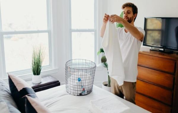 8 روش ساده و مؤثر برای پاک کردن انواع لکه لباس